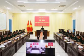 Thiếu tướng Nguyễn Trần Long, Phó Chính ủy Quân đoàn 34 chủ trì hội nghị.