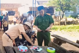 Tuyên truyền, ký cam kết bảo đảm an toàn giao thông đối với người điều khiển xe công nông