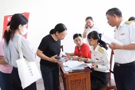 Thuế cơ sở 1 công khai số điện thoại đường dây nóng và điểm hỗ trợ người nộp thuế. Ảnh: Tiến Sỹ
