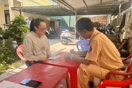 Xử phạt nữ tài xế điều khiển ô tô ngược chiều trên quốc lộ 1D.