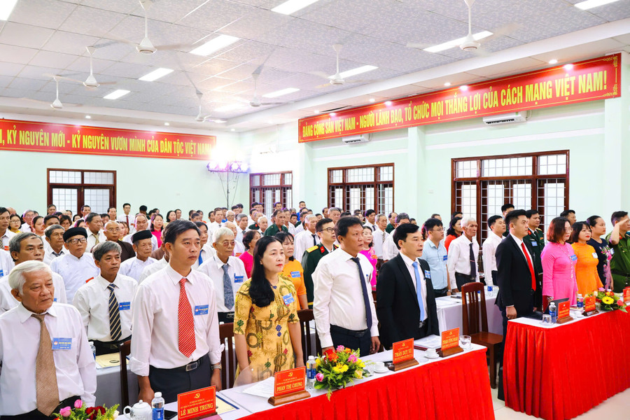 Các đại biểu dự Đại hội. Ảnh: Hải Dương dai-hoi-mttq-xa-tuy-phuoc-tay2.jpg