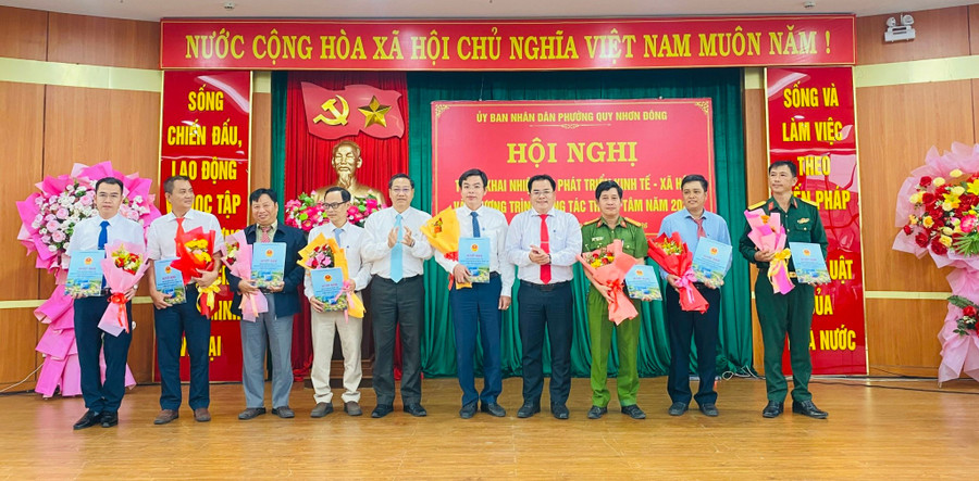 phuong-quy-nhon-dong-trao-quyet-dinh-giao-chi-tieu-nhiem-vu-phat-trien-kinh-te-xa-hoi-va-chuong-trinh-cong-tac-trong-tam-nam-2026.jpg