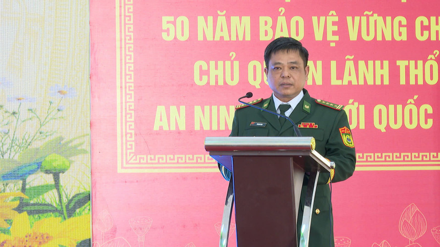 Đại tá Rơ Mah Tuân-Chính ủy Bộ Chỉ huy BĐBP tỉnh Gia Lai phát biểu tại buổi lễ. Ảnh: R'Piên 19.jpg
