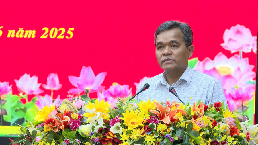 Bí thư Tỉnh ủy Hồ Văn Niên phát biểu kết luận hội nghị. Ảnh: R'Piên z6724898886007-a9264654d2a991c8812300ccbb5cd7ca.jpg