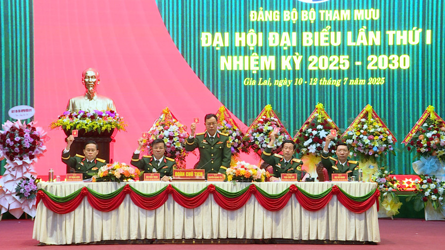 Đại hội biểu quyết thông qua các chỉ tiêu nhiệm kỳ 2025-2030. Ảnh: Phi Long 2-7.jpg