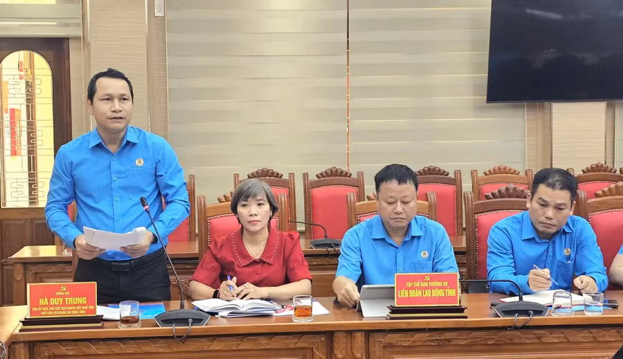 chu-tich-ldld-tinh-gia-lai-ha-duy-trung-bao-cao-tai-buoi-lam-viec.jpg