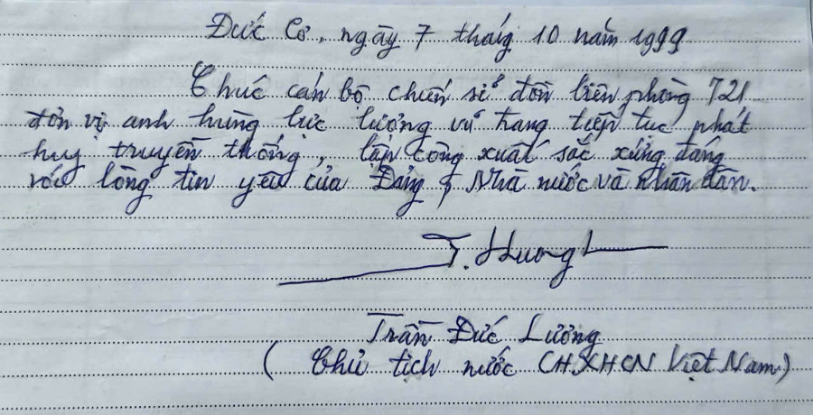 noi-dung-dong-chi-chu-tich-nuoc-ghi-trong-so-vang-truyen-thong-don-bien-phong-cua-khau-ia-klar-6902.jpg
