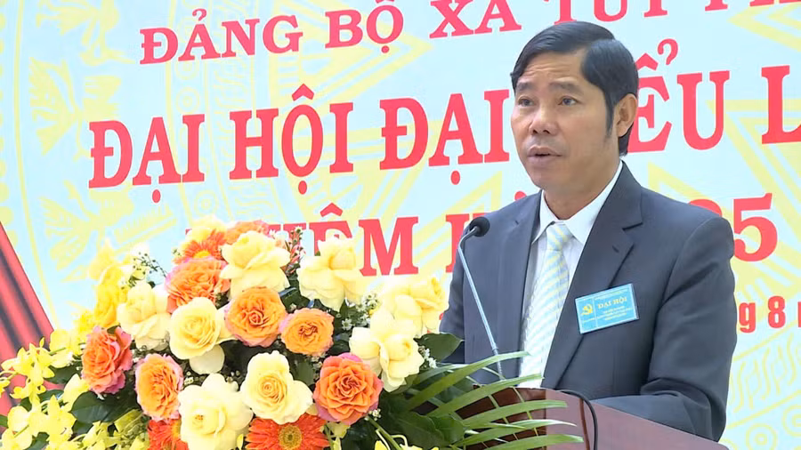 Đồng chí Trần Minh Sơn-Ủy viên Ban Thường vụ Tỉnh ủy, Phó Chủ tịch Thường trực Ủy ban MTTQ Việt Nam tỉnh phát biểu chỉ đạo tại Đại hội. Ảnh: Đức Hải