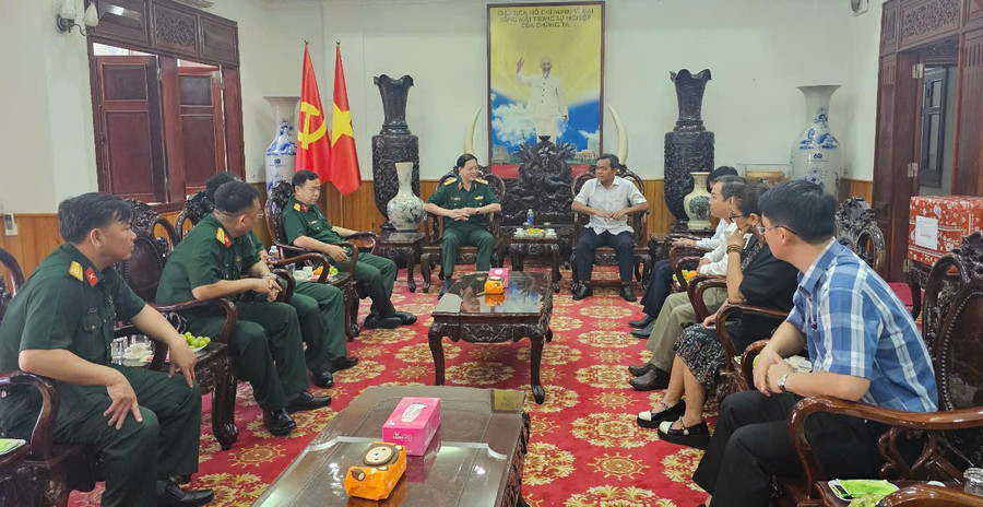 Quang cảnh buổi làm việc. Ảnh: R'Piên hinh-2.jpg