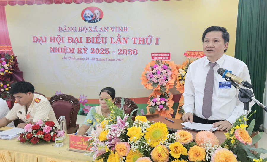 Đồng chí Trương Văn Đạt-Ủy viên Ban Thường vụ Tỉnh ủy, Phó Chủ tịch Thường trực HĐND tỉnh phát biểu chỉ đạo tại Đại hội. Ảnh: Đức Hải 22-1.jpg