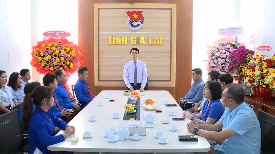 pho-bi-thu-tinh-uy-nguyen-ngoc-luong-phat-bieu-chuc-mung.jpg