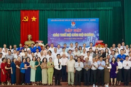 Các thế hệ cán bộ Đoàn cùng ôn lại truyền thống vẻ vang, chia sẻ kinh nghiệm rèn luyện và cống hiến cho sự nghiệp thanh niên tỉnh nhà.