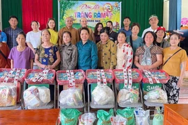 Hỗ trợ 53 tấn hàng hóa và tiền mặt với tổng giá trị 2,4 tỷ cho đồng bào vùng lũ.