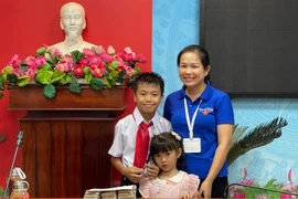 Gia Lai: Hai em nhỏ góp tiền, gửi tặng người dân Cuba