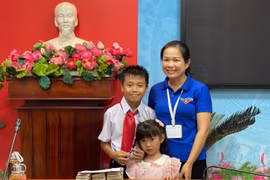 Gia Lai: Hai em nhỏ góp tiền, gửi tặng người dân Cuba