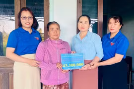 Đoàn phường Hoài Nhơn Bắc và Chi đoàn Trường Mầm non Hoài Sơn đến thăm, trao hơn 64,7 triệu đồng cho gia đình trẻ mắc bệnh hiểm nghèo, hoàn cảnh khó khăn.