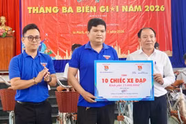 Đoàn UBND tỉnh tổ chức chương trình Tháng Ba biên giới tại xã Ia Púch