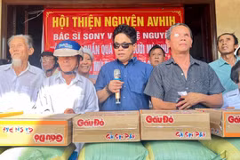 Gia Lai: Trao quà cho 228 người mù có hoàn cảnh khó khăn 