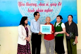 Gia Lai: Trao 43,4 triệu đồng hỗ trợ bệnh nhi mắc viêm não virus