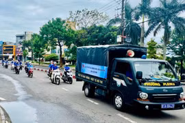 Đoàn phường Pleiku triển khai đội hình xe tuyên truyền lưu động tại Lễ ra quân hưởng ứng Ngày Chuyển đổi số quốc gia năm 2025 do Tỉnh đoàn tổ chức.