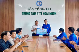 Ra mắt công trình thanh niên “Bảng thông tin chuyển đổi số” tại Trung tâm Y tế Hoài Nhơn.