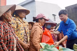 Trung ương Đoàn trao 2.000 túi an sinh cho người dân Gia Lai sau bão lũ