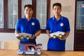 Các mô hình ứng dụng trí tuệ nhân tạo được trưng bày tại chương trình "AI UNLOCK - Bắt nhịp công nghệ, mở khóa tương lai".