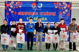 Tết sẻ chia - Đồng hành cùng thanh niên công nhân.