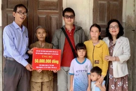  Hỗ trợ 250 triệu đồng cho 4 hoàn cảnh đặc biệt khó khăn