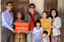  Hỗ trợ 250 triệu đồng cho 4 hoàn cảnh đặc biệt khó khăn