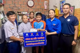 Câu lạc bộ Tuổi trẻ Quy Nhơn (thuộc Hội LHTN Việt Nam phường Quy Nhơn) tích cực hỗ trợ những mầm non còn nhiều thiệt thòi.