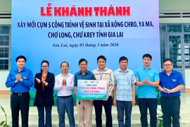 Khánh thành 5 nhà vệ sinh cho học trò nghèo.