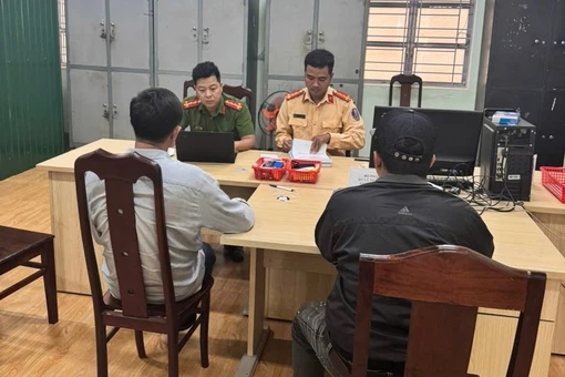 Gia Lai: Phạt 3 tài xế vụ tạt đầu xe ở quốc lộ 14C gần 90 triệu đồng