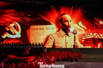 Tổng duyệt chương trình nghệ thuật đặc biệt 'Dưới lá cờ vẻ vang của Đảng'