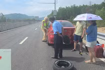 Báo động nhiều hành vi nguy hiểm trên cao tốc qua Quảng Ngãi, Gia Lai.
