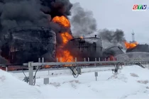 Ukraine tấn công sâu trong lãnh thổ Nga, hàng loạt cơ sở dầu khí bốc cháy dữ dội