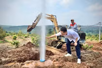 Trước hiện tượng giếng khoan phun cột khí và nước cao ở Gia Lai, Cục Địa chất và Khoáng sản Việt Nam yêu cầu địa phương triển khai phương án bảo vệ, tận thu nguồn khí CO2