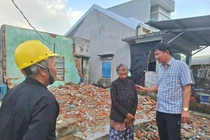 Căn nhà của bà Đào bị đổ sập hoàn toàn trước cơn lũ dữ. 