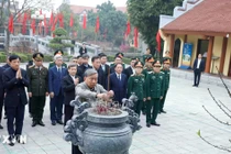 Tổng Bí thư Tô Lâm dâng hương tưởng niệm các đồng chí lãnh đạo tiền bối