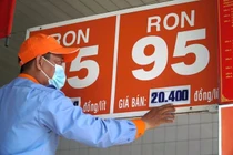 Giá xăng dầu hôm nay 12.11.2025: Biến động, xăng trong nước ngày mai tăng hay giảm?