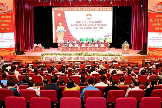 Các đại biểu tham dự phiên họp Đại hội Đại biểu Ủy ban MTTQ Việt Nam tỉnh.