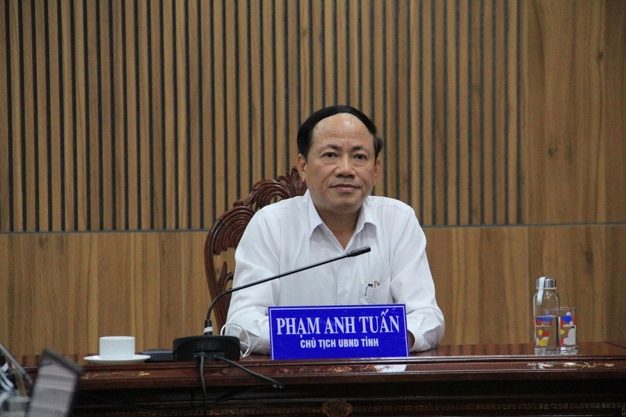 Chủ tịch UBND tỉnh Phạm Anh Tuấn đối thoại với công dân. Ảnh: Xuân Định anh-2-chu-tich-ubnd-tinh-pham-anh-tuan-doi-thoai-voi-cong-dan.jpg