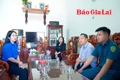 Hai nữ cử nhân tình nguyện nhập ngũ 