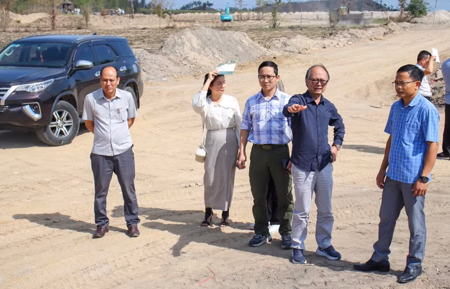 doan-khao-sat-khu-tai-dinh-cu-cho-180-ho-dan-vung-thien-tai-dang-duoc-trien-khai-tai-thon-diem-9-anh-dvcc.jpg