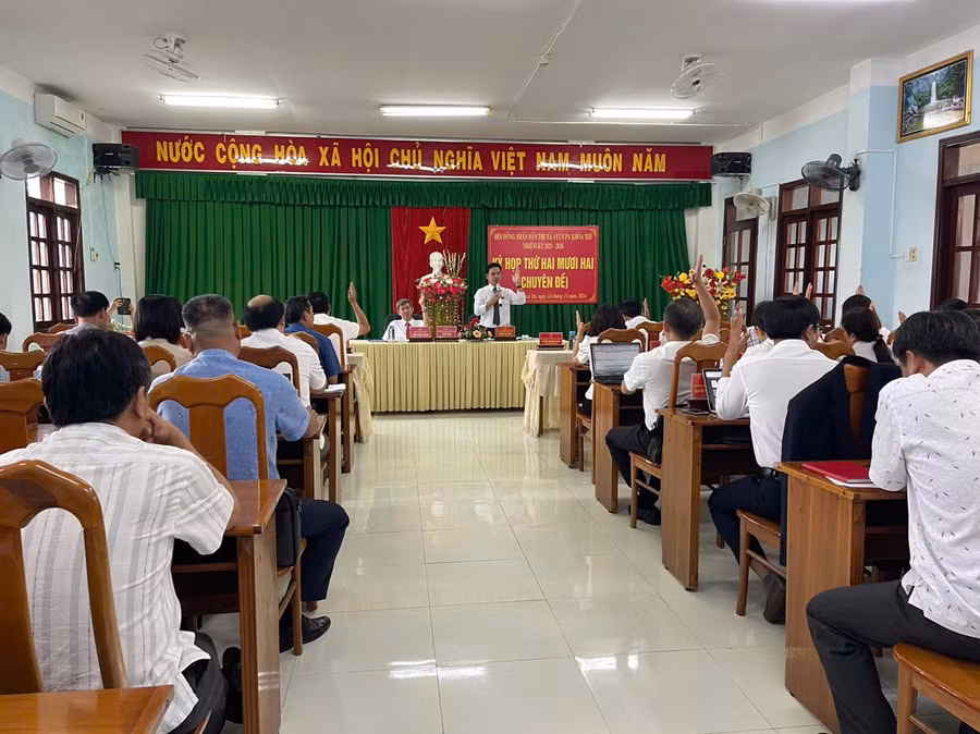 cac-dai-bieu-thong-nhat-thong-qua-cac-nghi-quyet-tai-ky-hop-anh-vu-chi.jpg