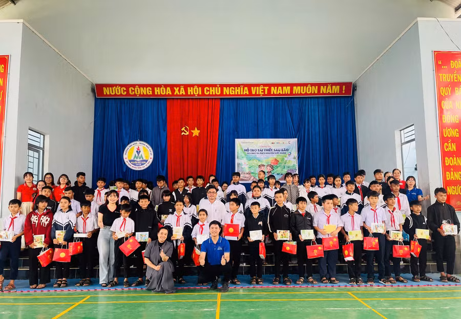 gen-h-z7319983304002-1a965477509c6817de210bcd3392e3b9.jpg