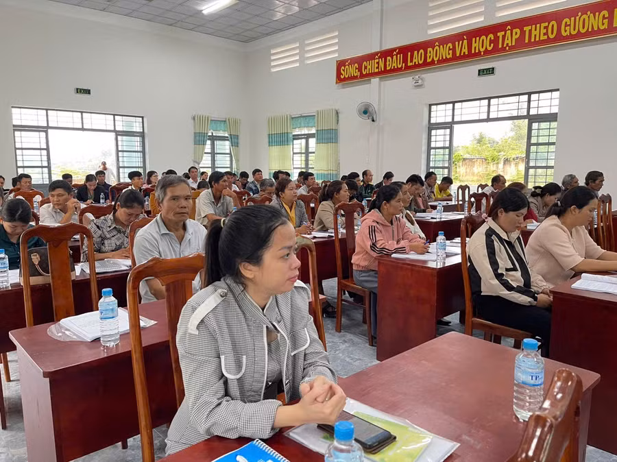 quang-canh-lop-tap-huan-ve-xay-dung-nong-thon-moi-tai-thi-xa-ayun-pa-anh-vu-chi.jpg