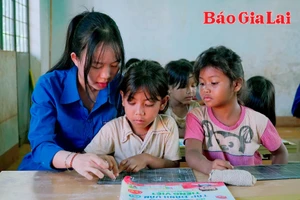 Lớp học hè miễn phí cho trẻ em nghèo