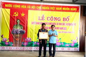 Làng Bung Bang Hven đạt chuẩn làng nông thôn mới