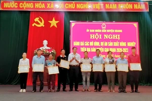 Kbang khen thưởng 24 tập thể, cá nhân xuất sắc trong thực hiện các mô hình nông nghiệp